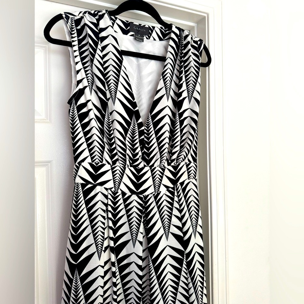 Gracia maxi dress Medium - Picture 2 of 9